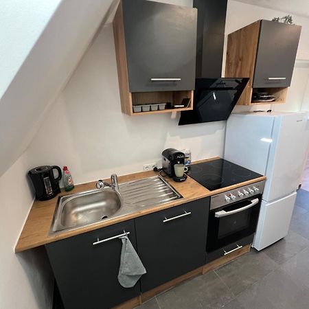 Moderne Wohnung Karlsruhe Neureut, Fussbodenheizung - Regendusche - Waschmaschine - Stellplatz Экстерьер фото