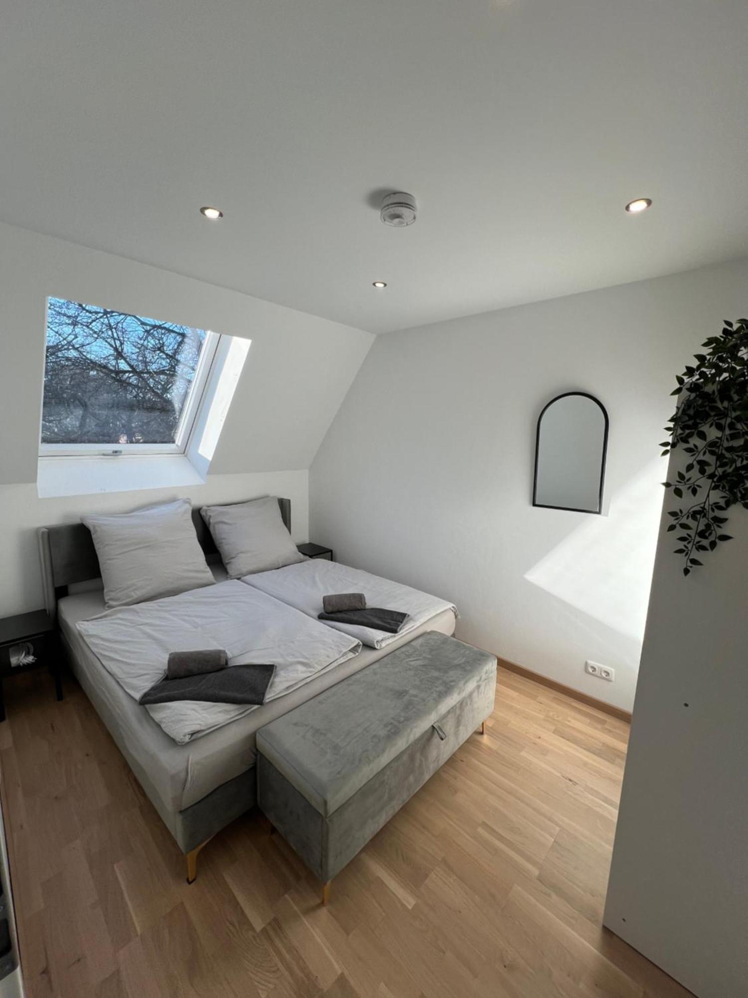 Moderne Wohnung Karlsruhe Neureut, Fussbodenheizung - Regendusche - Waschmaschine - Stellplatz Экстерьер фото